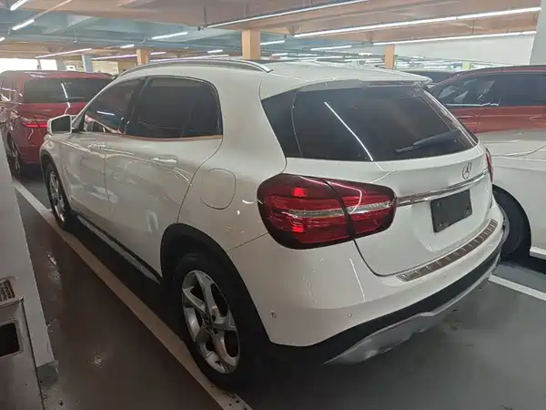 Mercedes-Benz GLA 2019