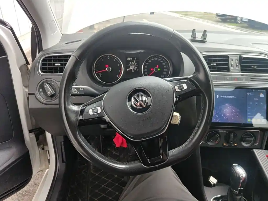 Volkswagen Polo 2019 — фото 11
