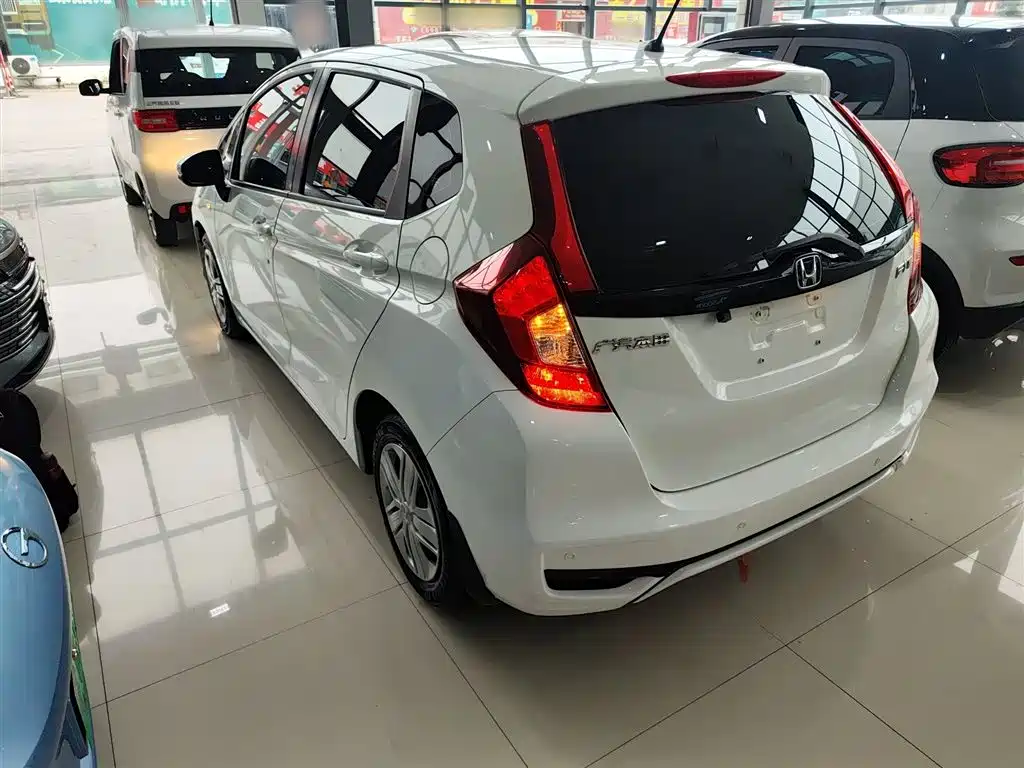 Honda Fit 2018 — фото 23