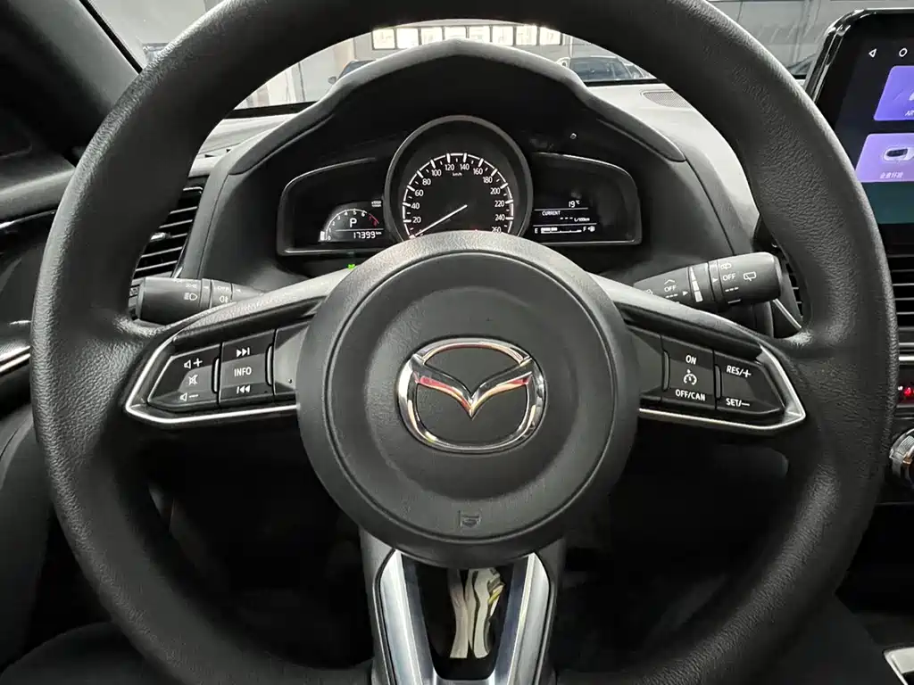 Mazda CX-4 2023 — фото 15