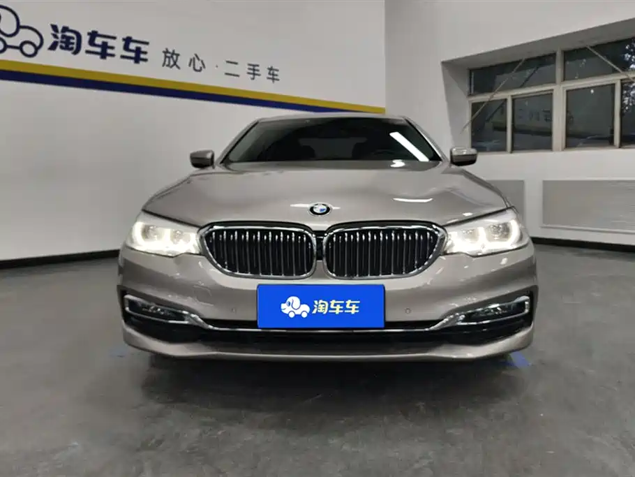 BMW 5 Series 2018 — фото 2