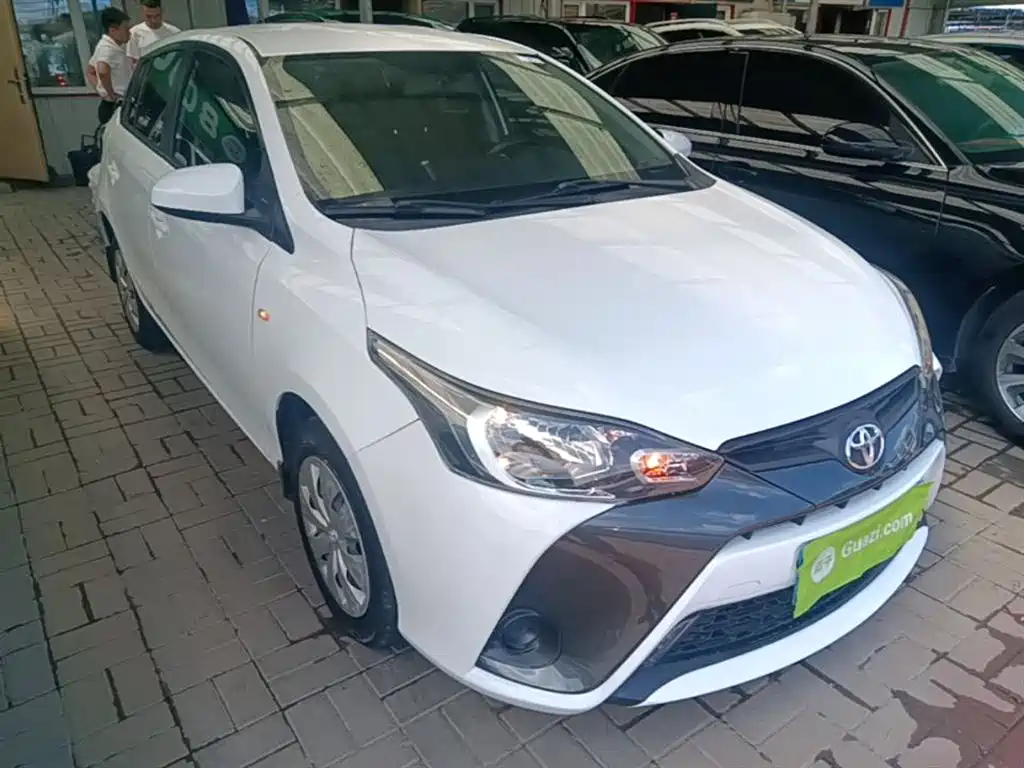 Toyota Yaris L 2017 — фото 4