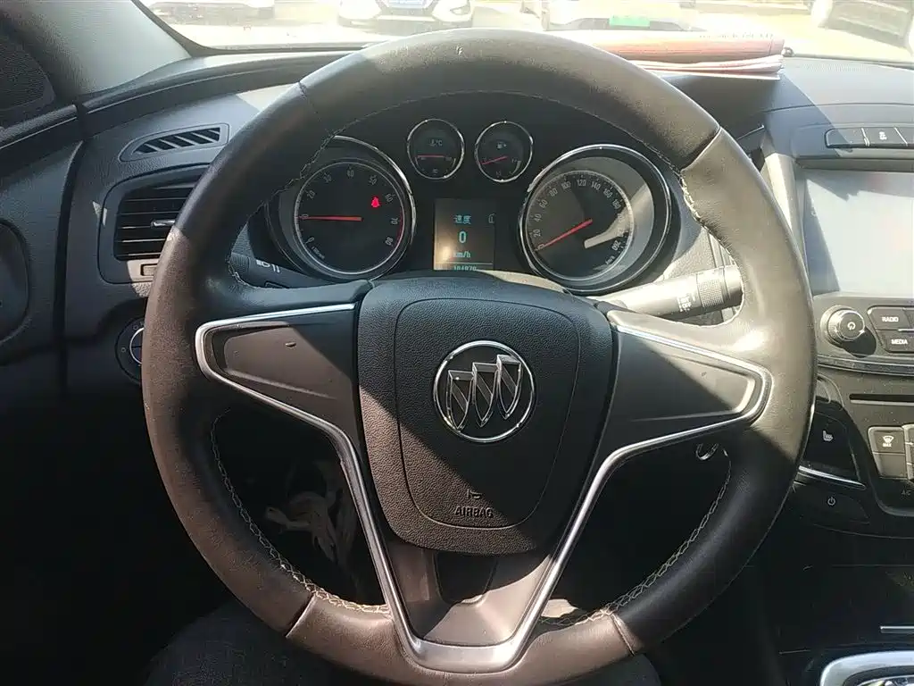 Buick Regal 2015 — фото 11