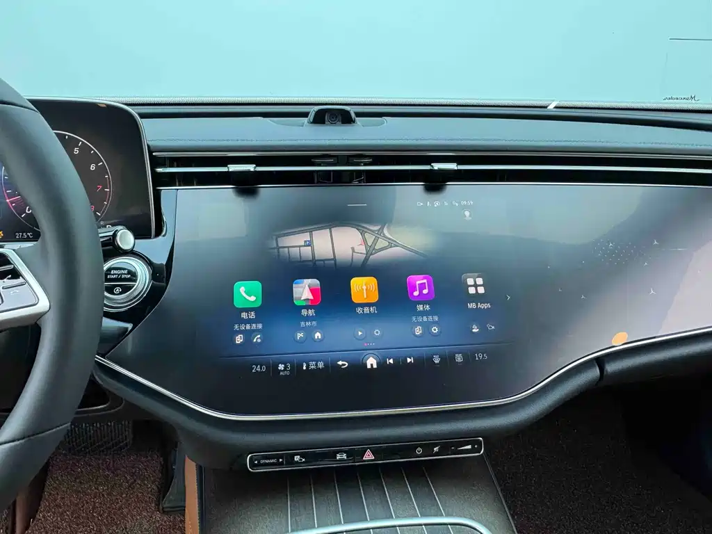 Mercedes-Benz E-Class 2025 — фото 12