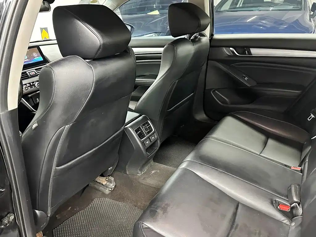 Honda Accord 2023 — фото 16