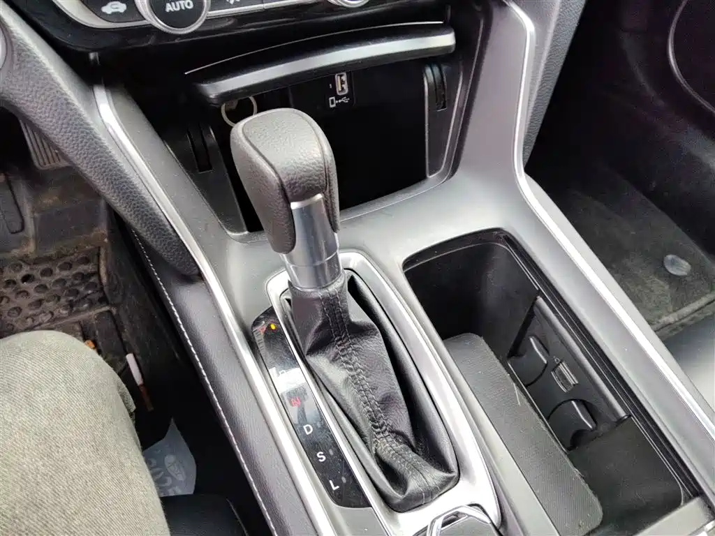 Honda Inspire 2021 — фото 10
