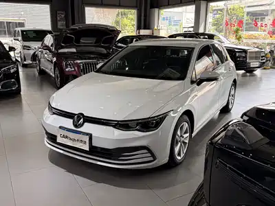 Volkswagen Golf 2023