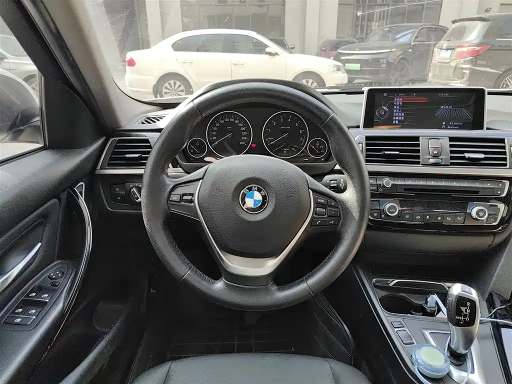 BMW 3 Series 2016 — фото 3