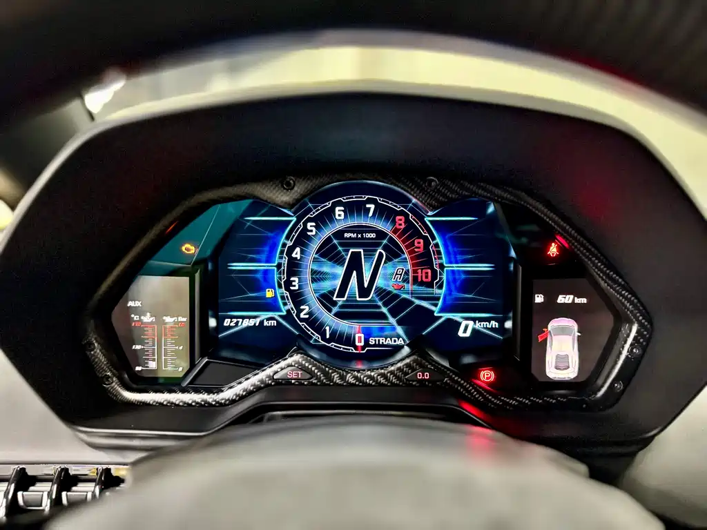 Lamborghini Aventador 2014 — фото 19