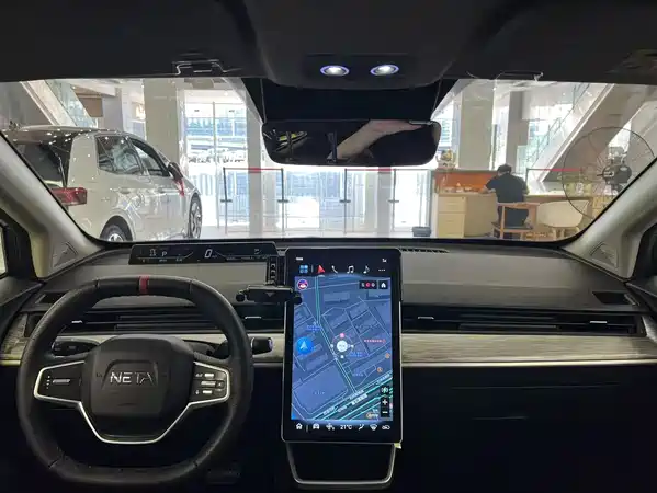 Neta V 2022
