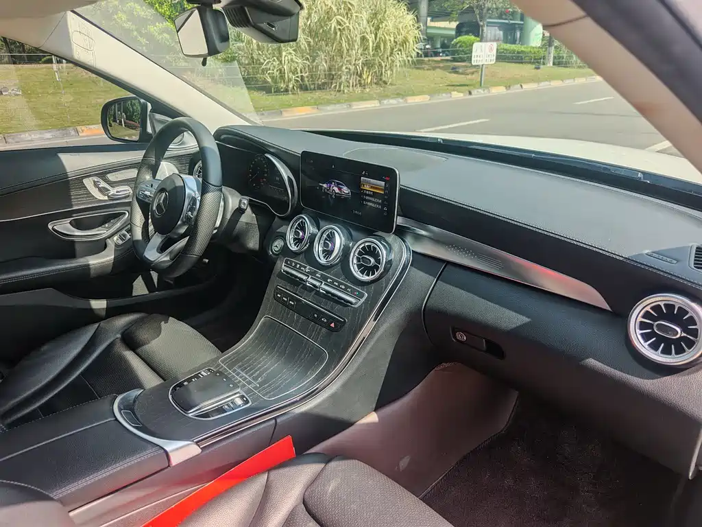 Mercedes-Benz C-Class 2022 — фото 11