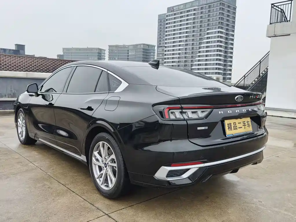 Ford Mondeo 2022 — фото 15