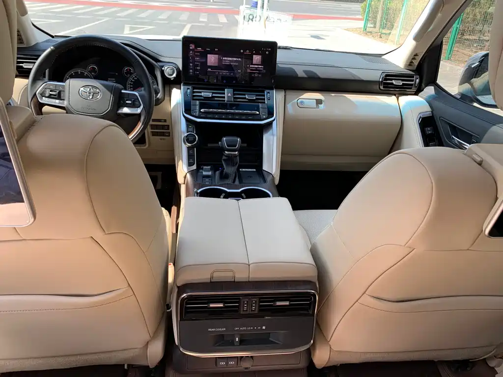 Toyota Land Cruiser 2025 — фото 9