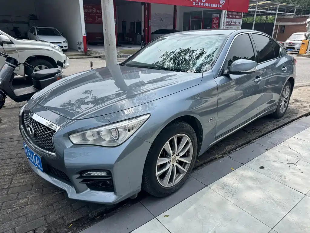 Infiniti Q50 2015