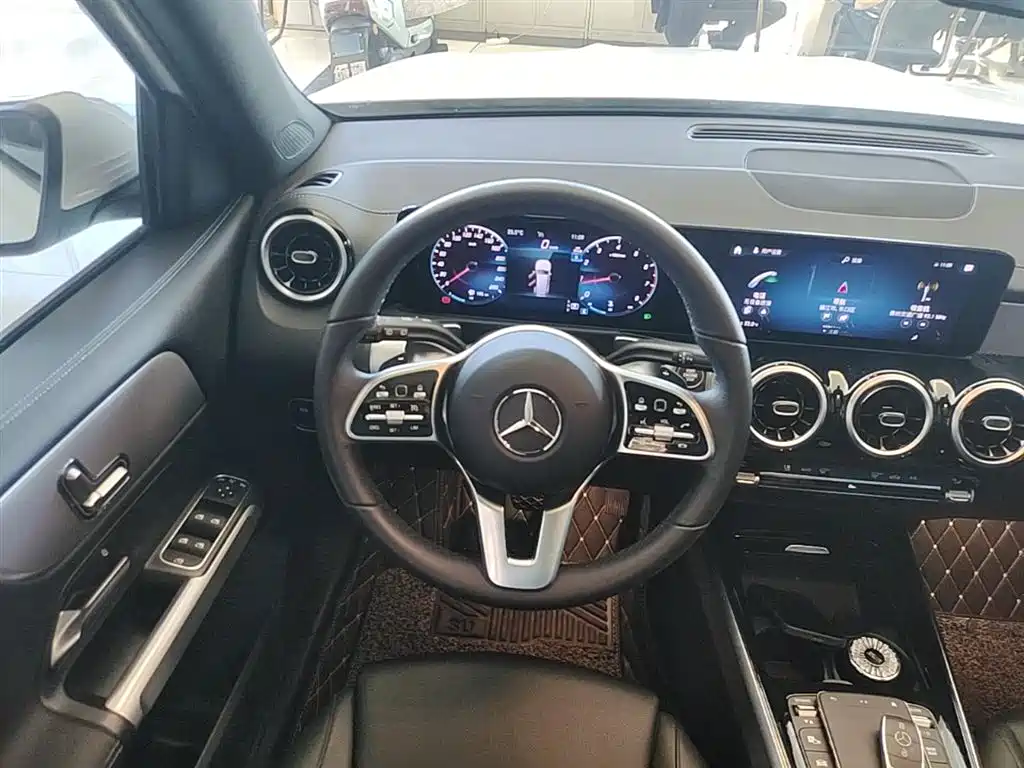 Mercedes-Benz GLB 2023 — фото 11