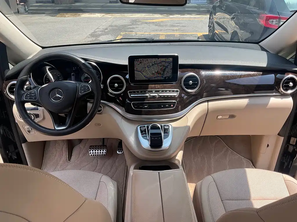 Mercedes-Benz V-Class 2019 — фото 9