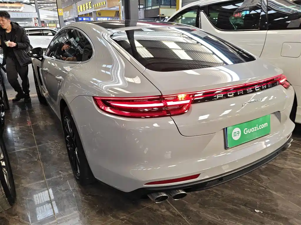 Porsche Panamera 2019 — фото 23