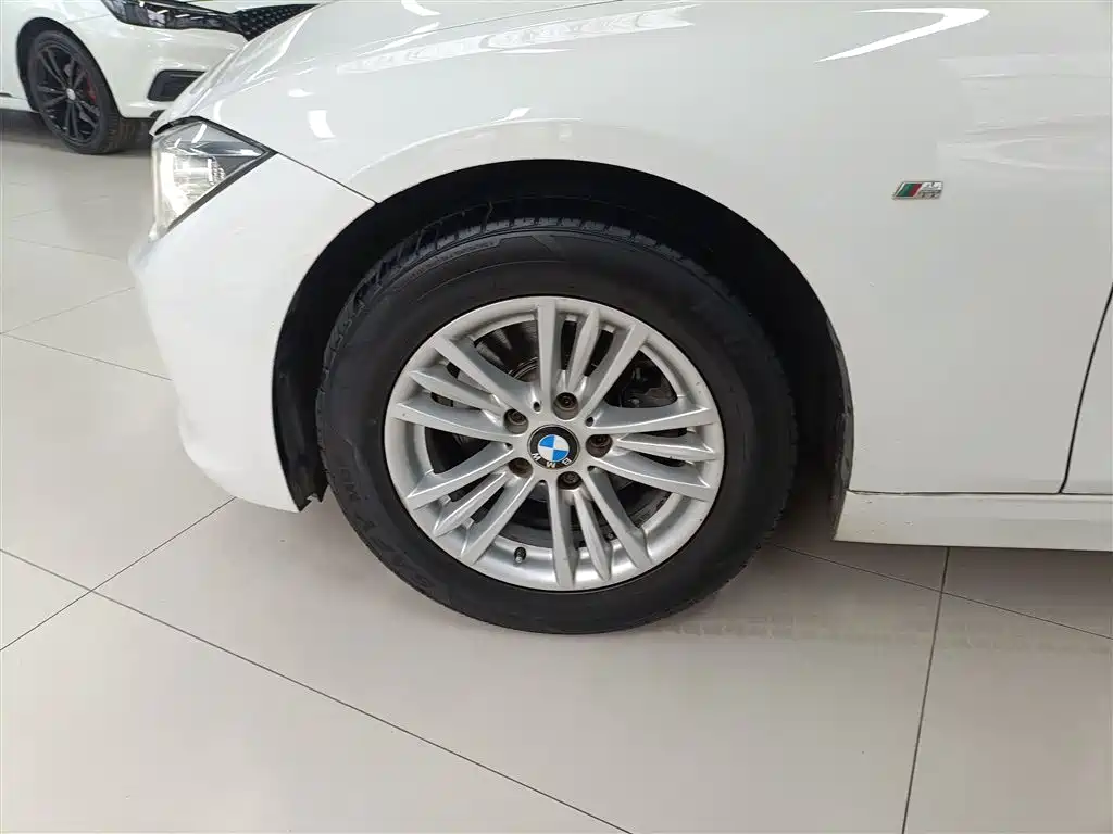 BMW 3 Series 2015 — фото 25