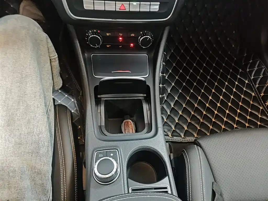 Mercedes-Benz GLA 2018 — фото 14