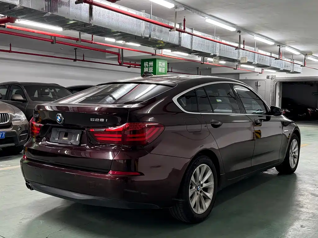 BMW 5 Series GT 2016 — фото 4