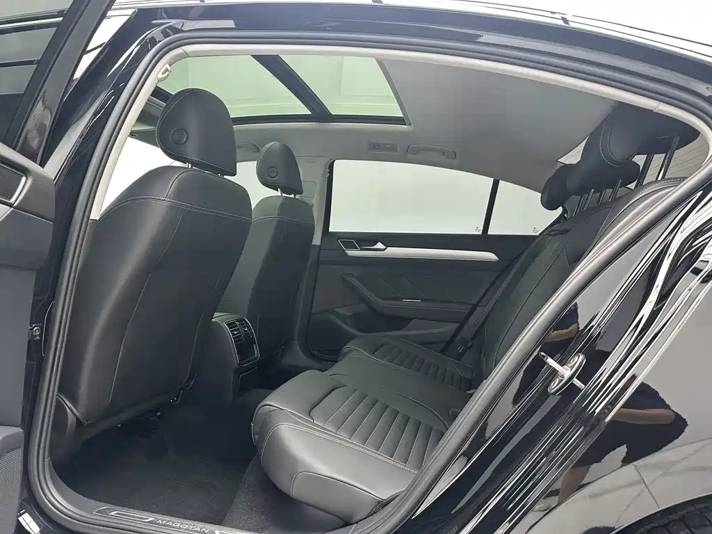 Volkswagen Magotan 2024