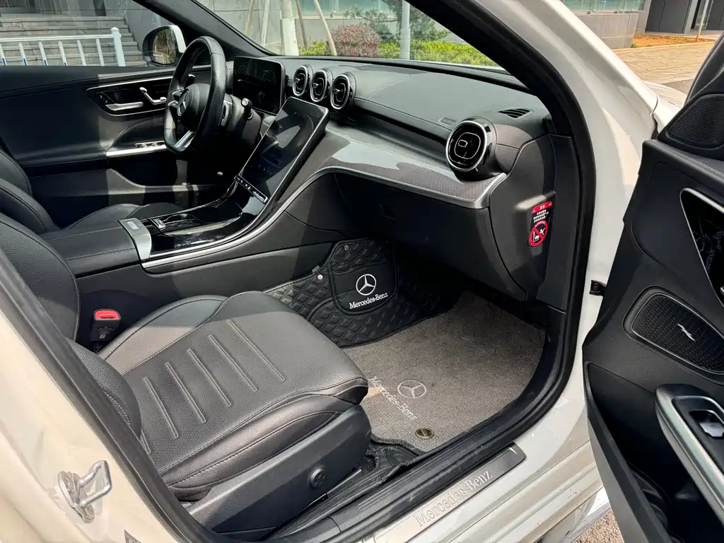 Mercedes-Benz C-Class 2023 — фото 12