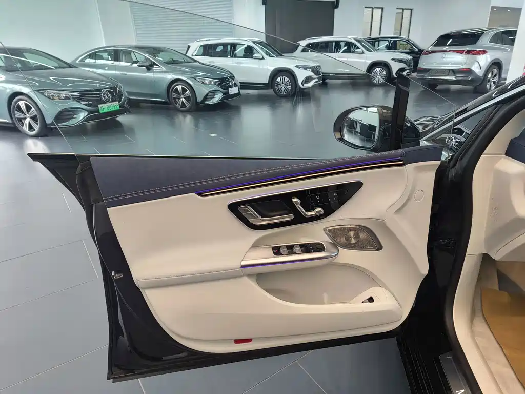 Mercedes-Benz EQE 2025 — фото 10