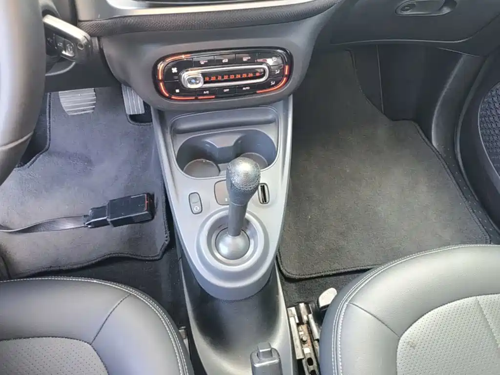 smart fortwo 2019 — фото 14