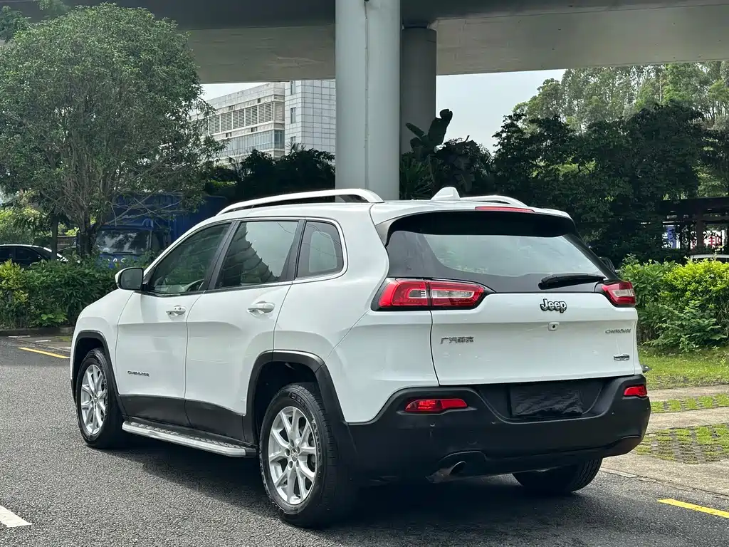 Jeep Cherokee 2016 — фото 4