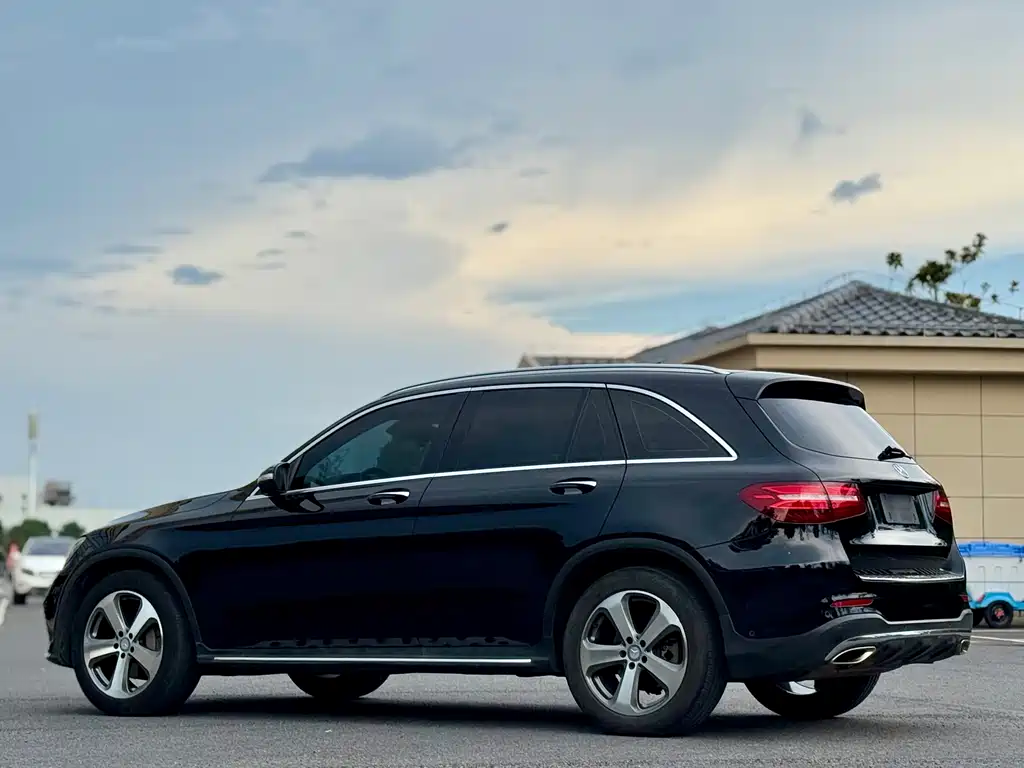 Mercedes-Benz GLC 2017 — фото 9