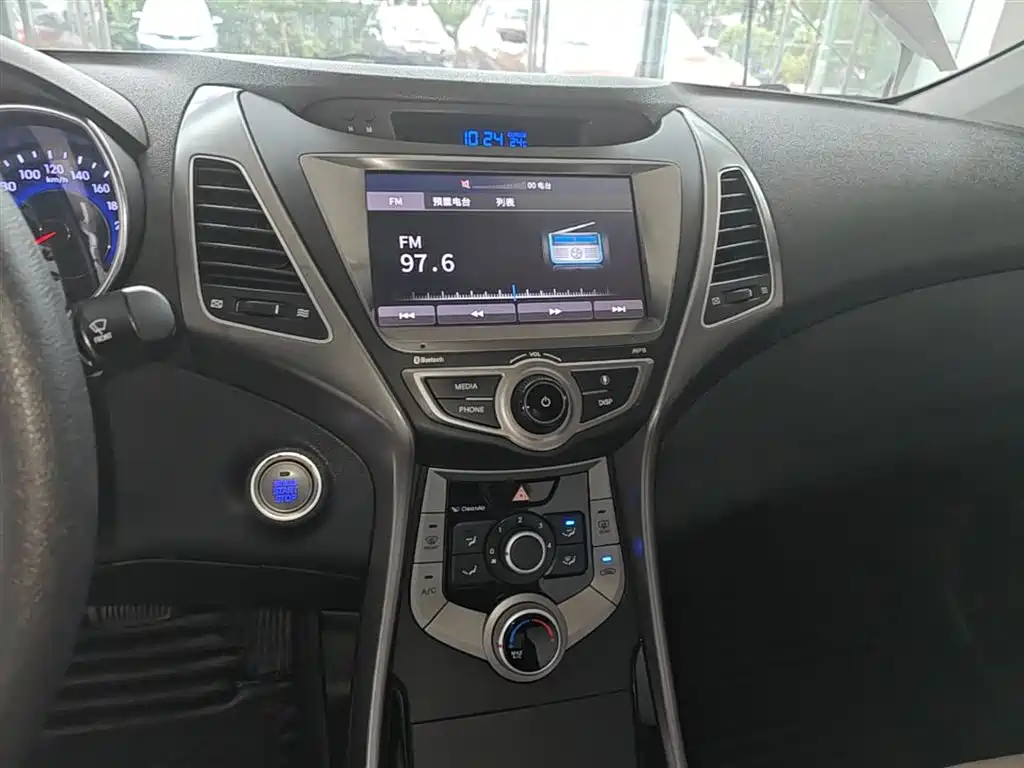 Hyundai Elantra Langdong 2016 — фото 13