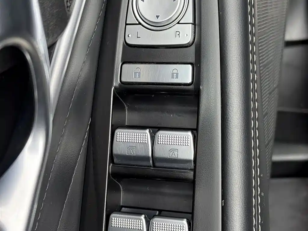 GAC Motor Trumpchi GS8 2022 — фото 17