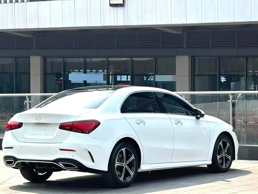 Mercedes-Benz A-Class 2023 — фото 12