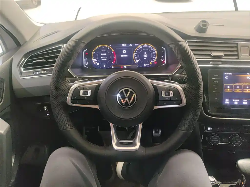 Volkswagen Tiguan L 2021 — фото 11