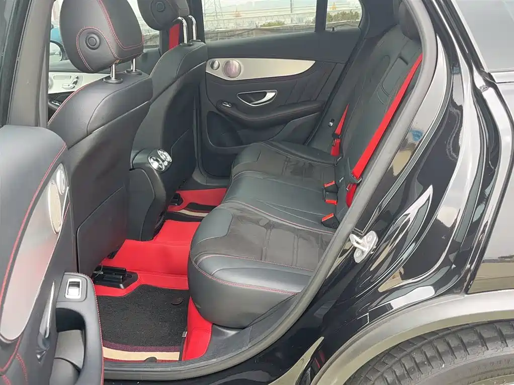 Mercedes-Benz GLC AMG 2018 — фото 13