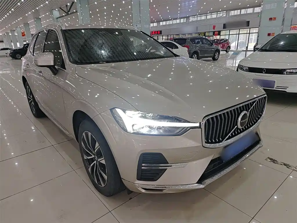 Volvo XC60 2023 — фото 4