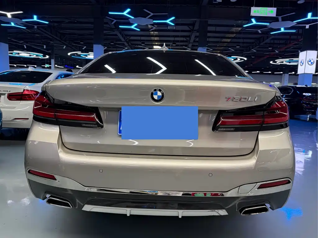 BMW 5 Series 2021 — фото 15