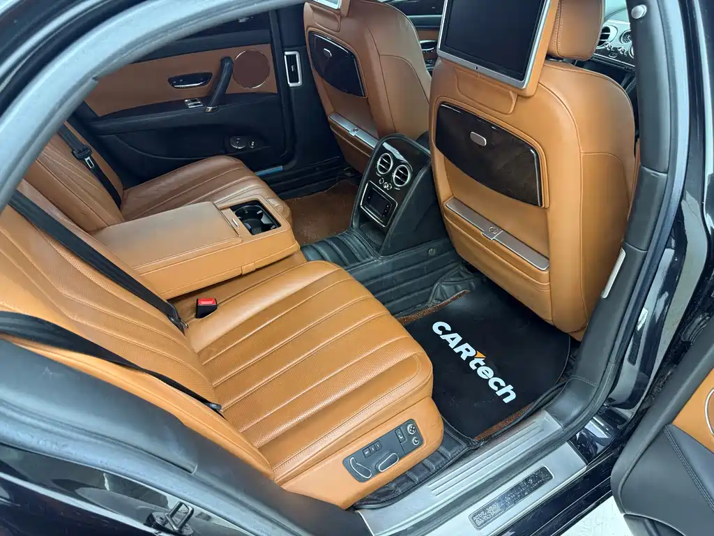 Bentley Flying Spur 2015 — фото 14