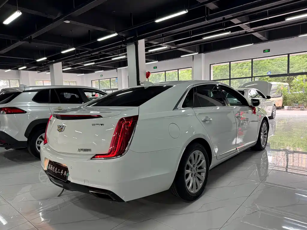 Cadillac XTS 2018 — фото 9