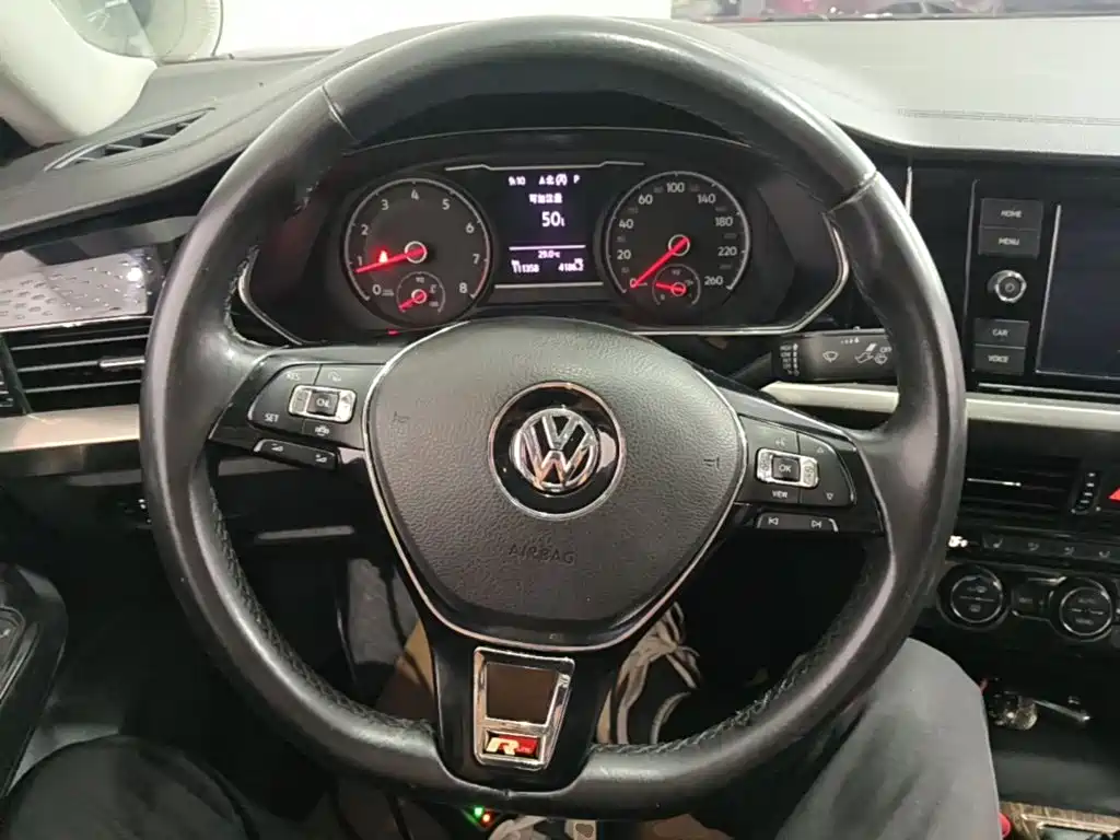 Volkswagen Passat 2019 — фото 11