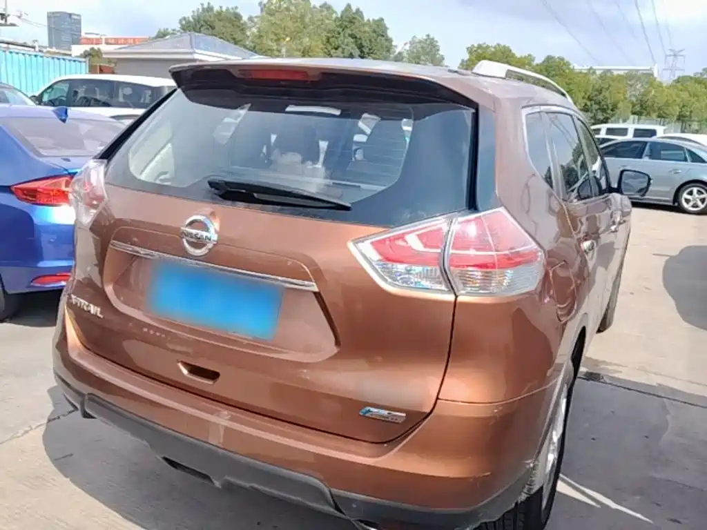Nissan X-Trail 2015
