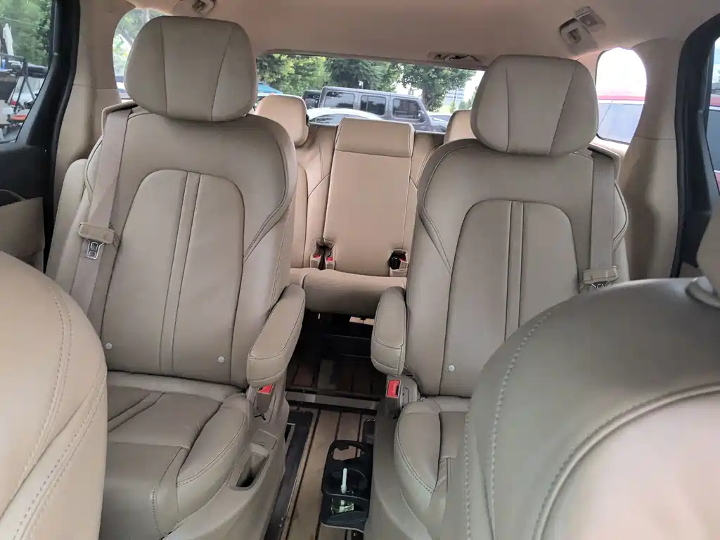 Buick GL8 2021 — фото 18