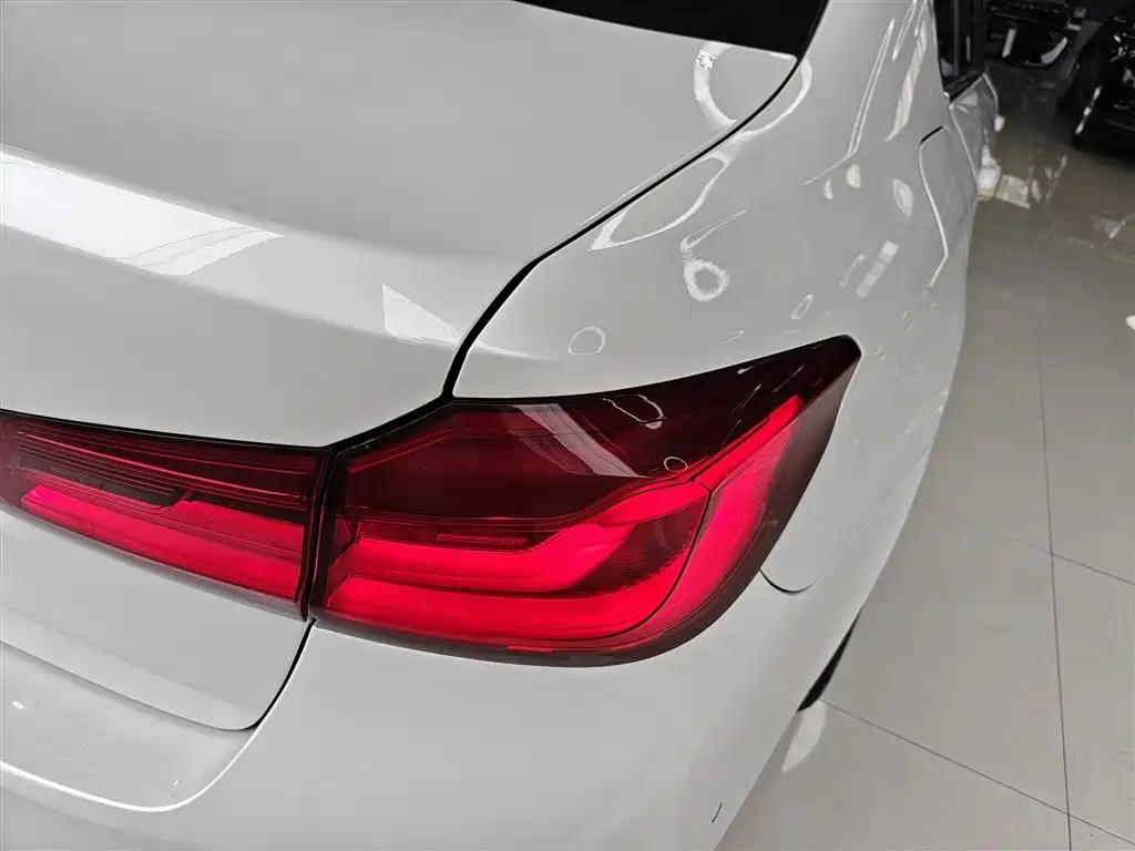 BMW 5 Series 2020 — фото 8