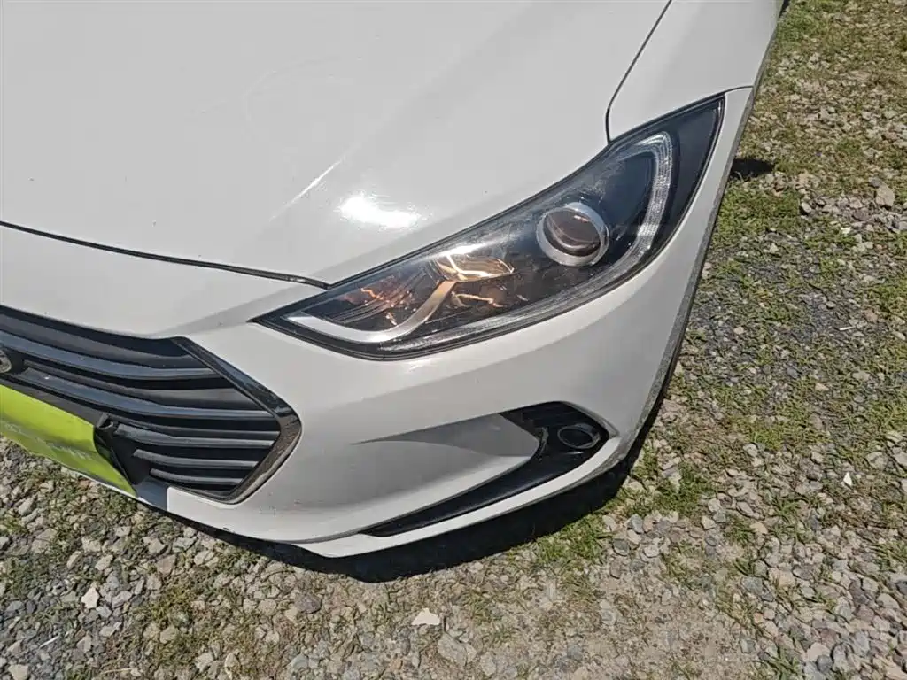 Hyundai Elantra 2019 — фото 24