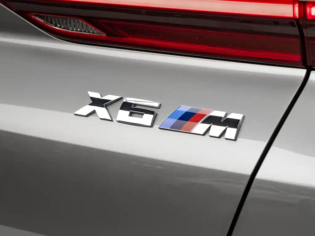 BMW X6 M 2022 — фото 9