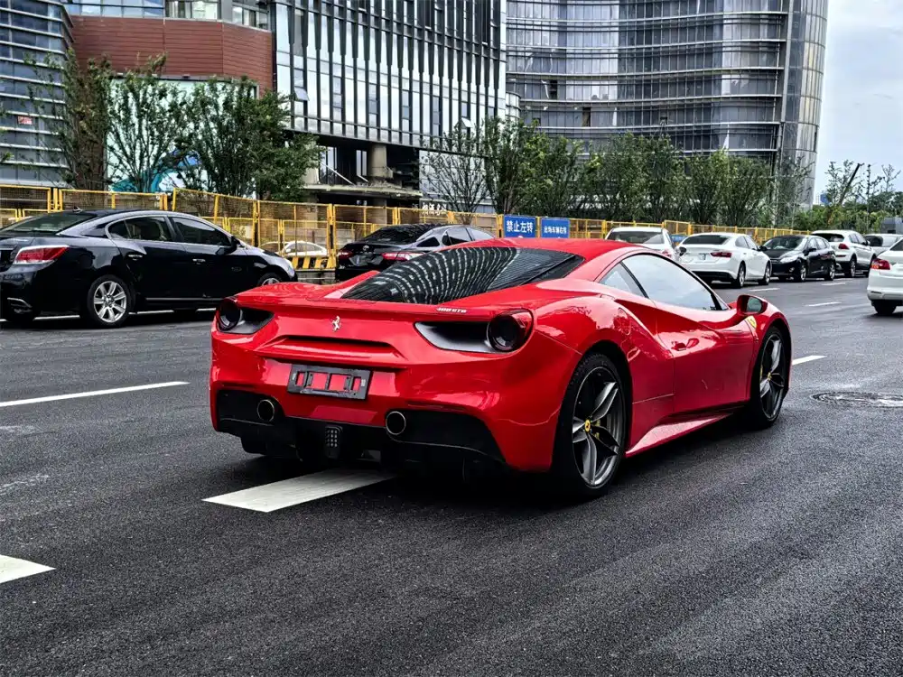 Ferrari 488 2018 — фото 11
