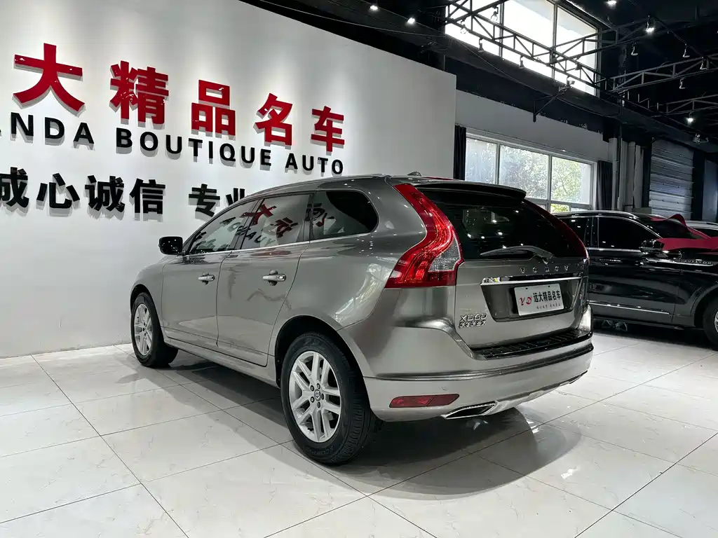 Volvo XC60 2017 — фото 17