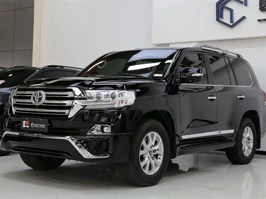 Toyota Land Cruiser 2017 — фото 19