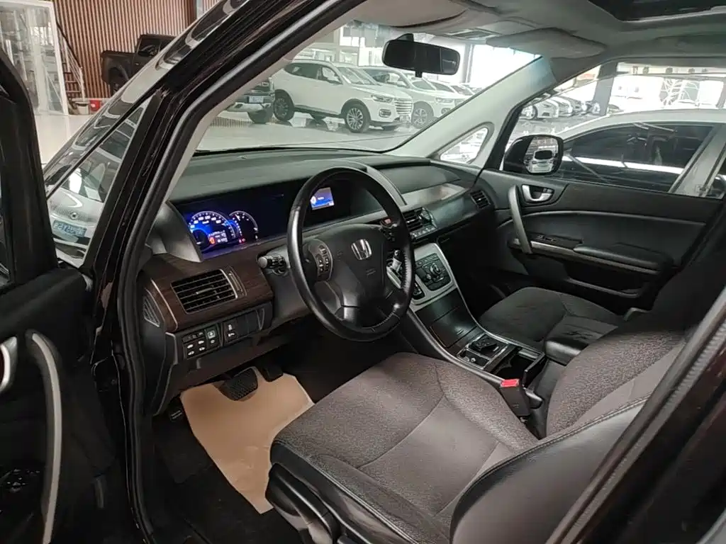 Honda Elysion 2015 — фото 15