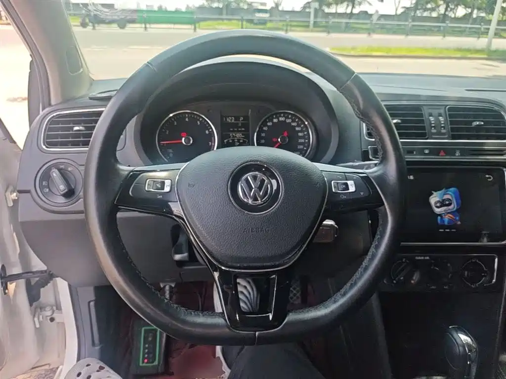 Volkswagen Polo 2019 — фото 11
